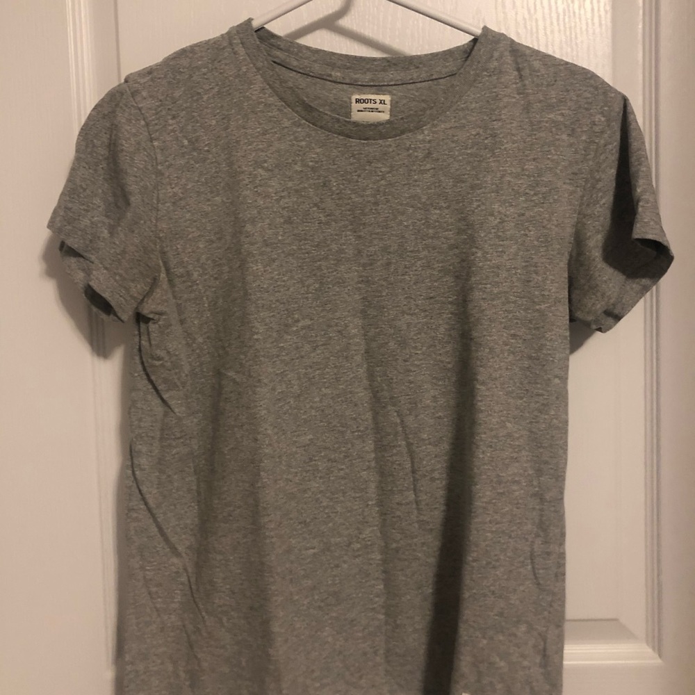 Roots XL collection grey shirt